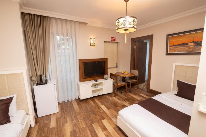 Family Room image 4