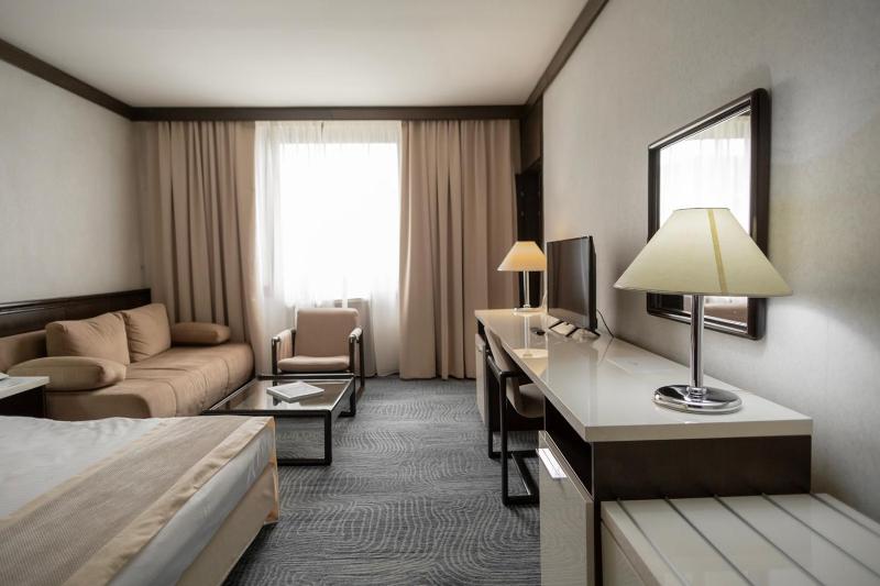 Three-Bedroom Suite image 1