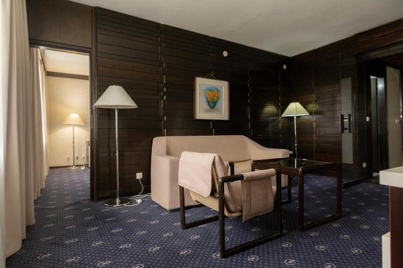 Three-Bedroom Suite image 2