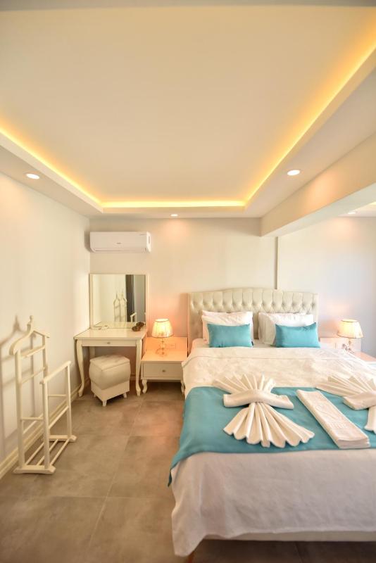 Double Swim-up Room image 2