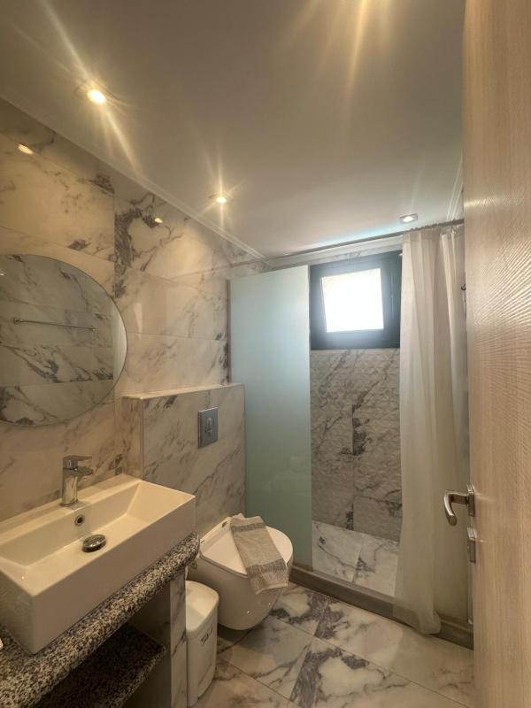 One-Bedroom Suite image 3
