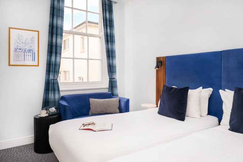 Superior King or Twin Room image 2