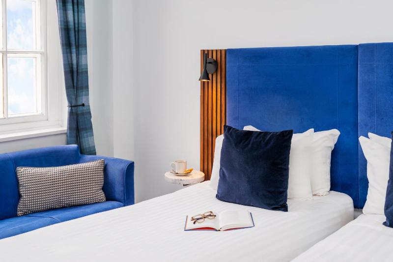 Superior King or Twin Room image 3