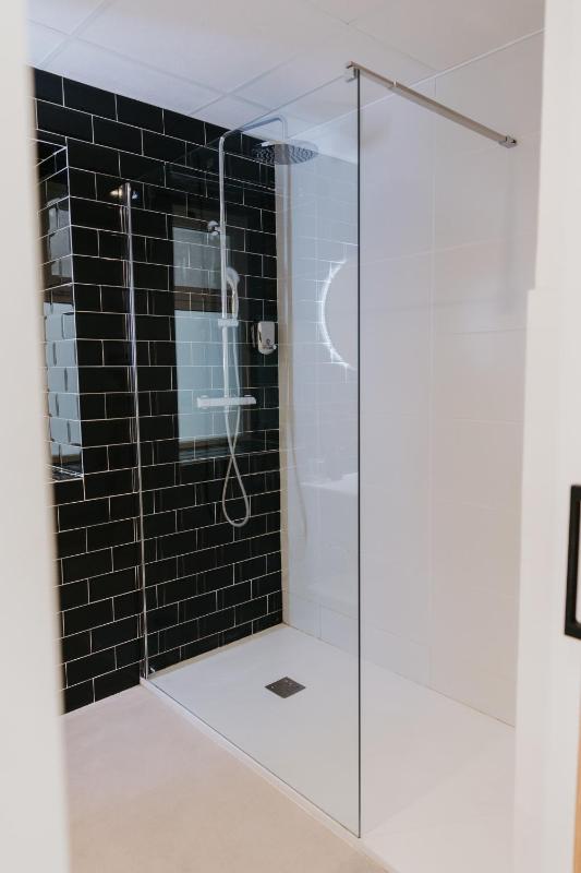 Double Room with Private Bathroom image 3