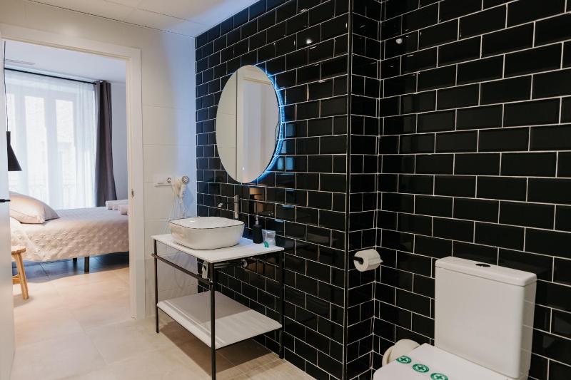 Double Room with Private Bathroom image 4