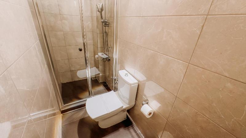 Economy Double Room image 2