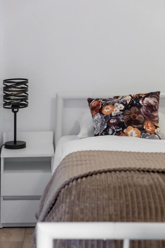 Comfortable Apartment with Parking in Szczecin by Noclegi Renters - image 26