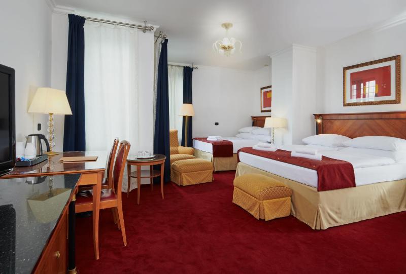 Triple Room image 1