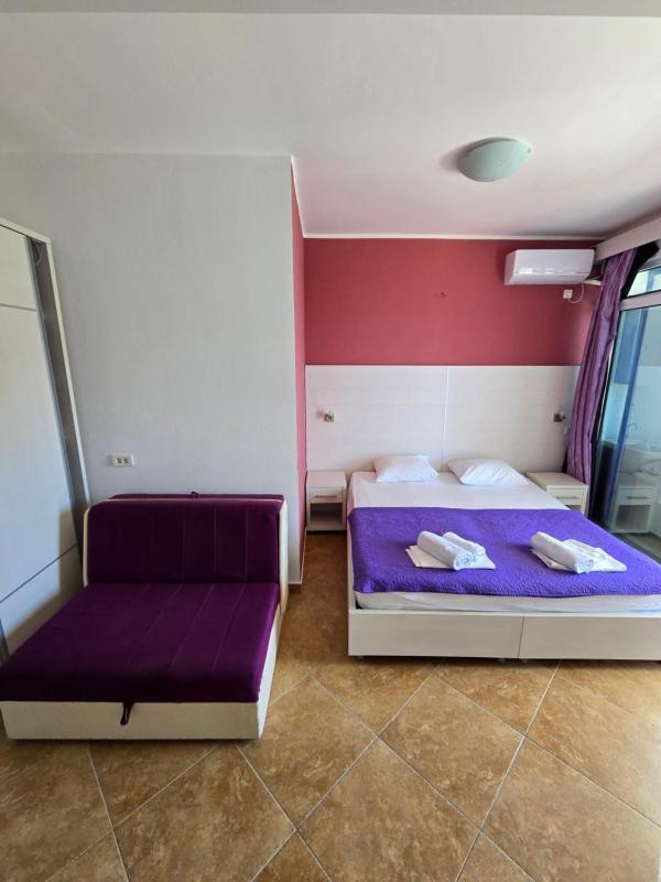 Studio Apartment with Sea View image 4