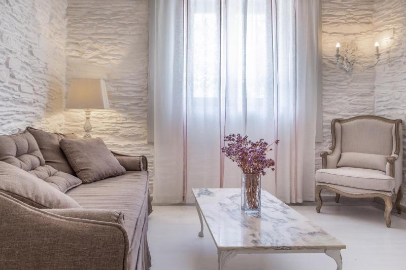 2 room suite with private pool image 4