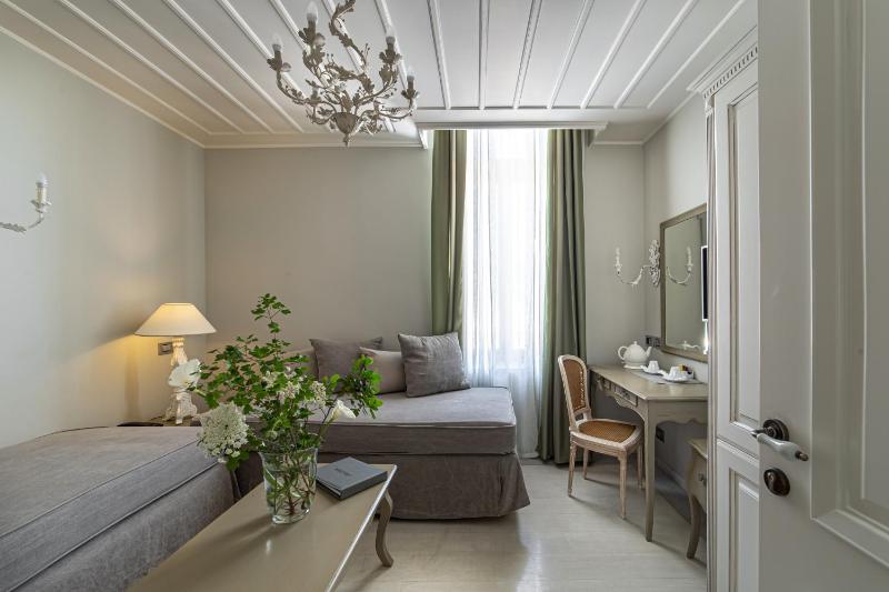 2 Bedroom Sea View Suite  image 3