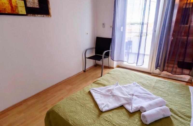 Double Room with Sea View image 4