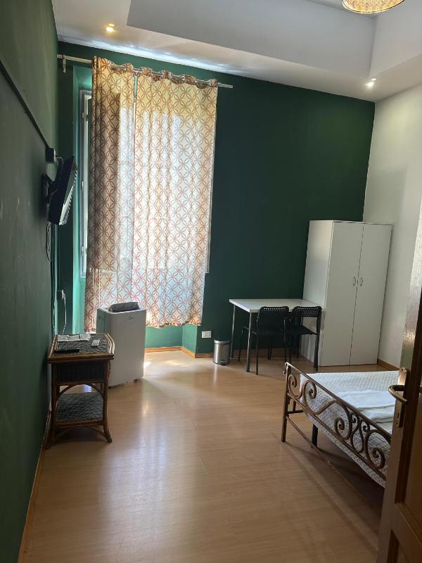 Double Room with Shared Bathroom image 4