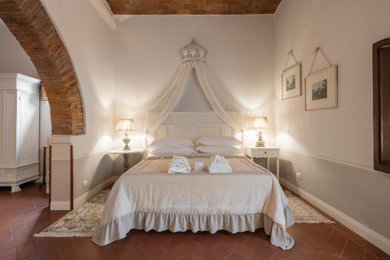 Standard Double Suite image 1