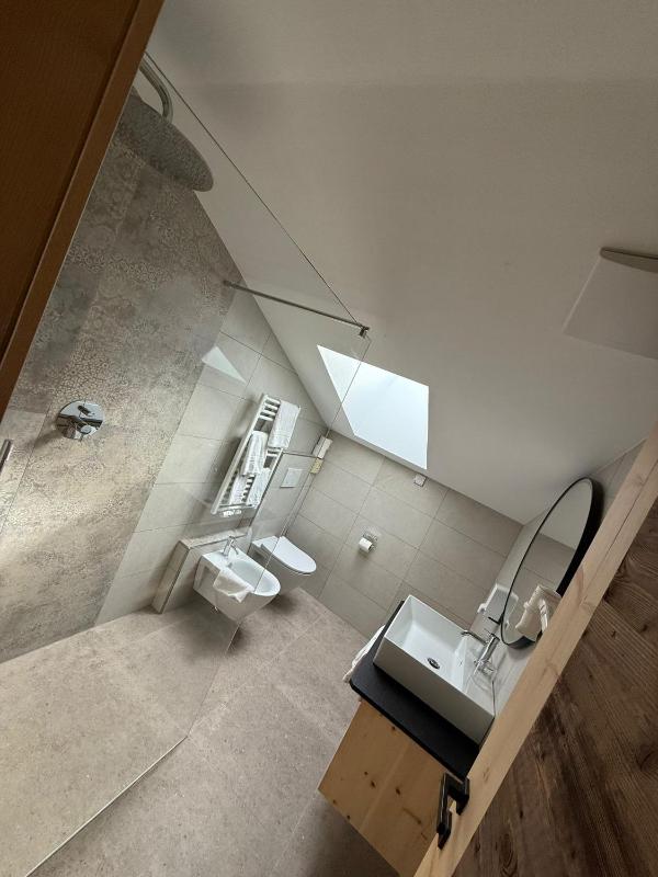 Single Room image 3