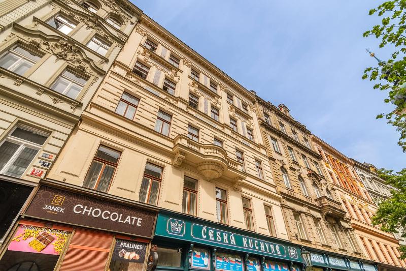 Prague Days - SAttic Apartment with AC next to Old Town Square - image 11