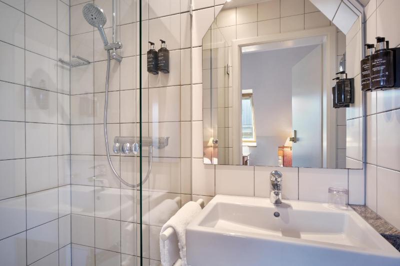 Single Room image 2