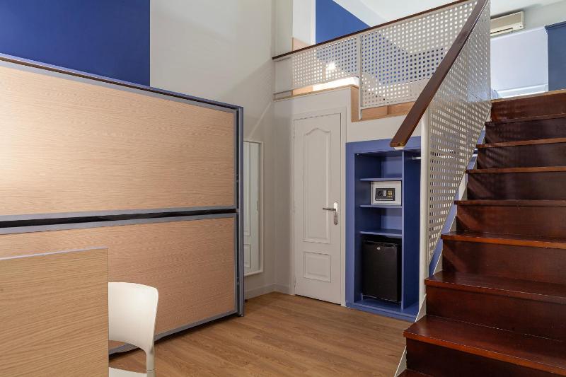 Quadruple Room (2 Adults + 2 Children) image 4