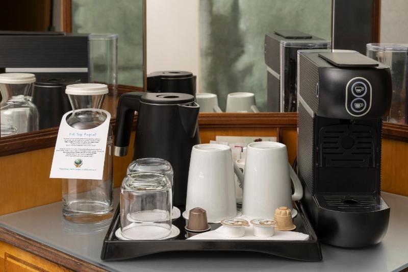 Executive Twin Room image 2