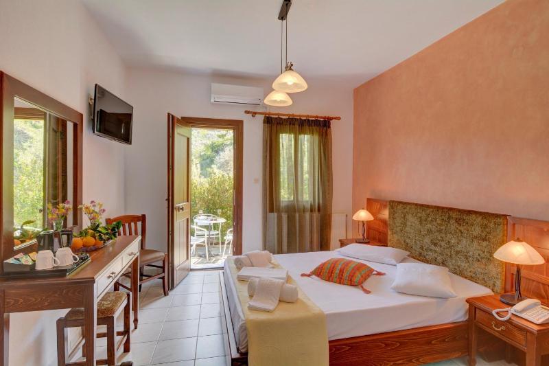 Superior Double Room image 4