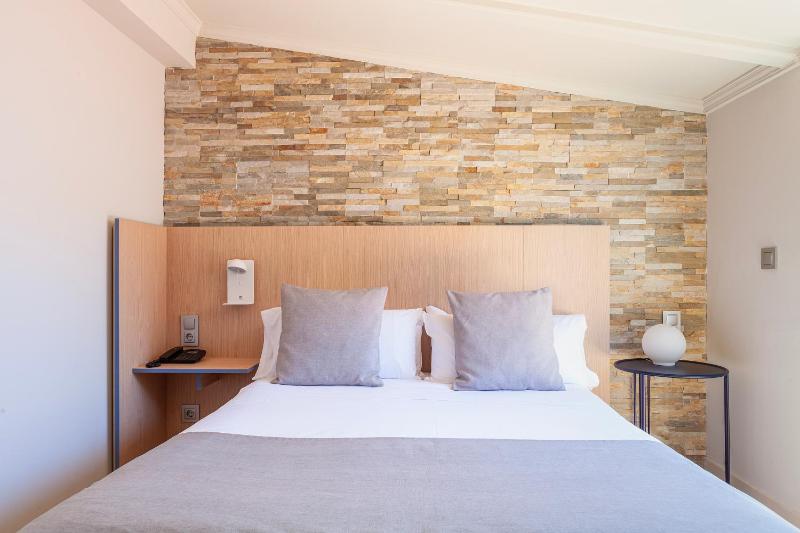Double Room with Terrace image 2