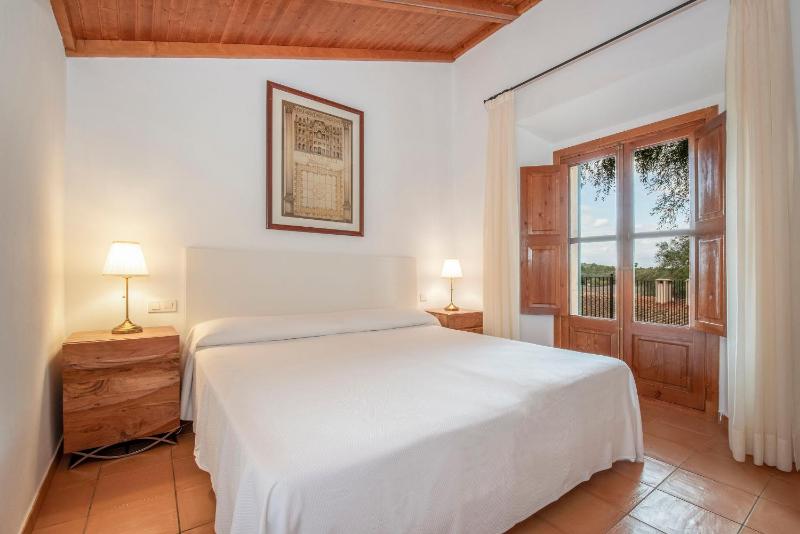 Double Room with Balcony image 1