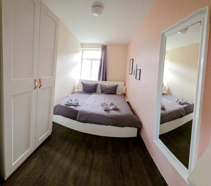 Two-Bedroom Apartment with Castle View image 3