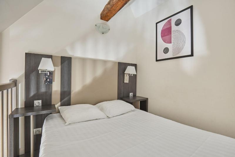 One-Bedroom Apartment image 1