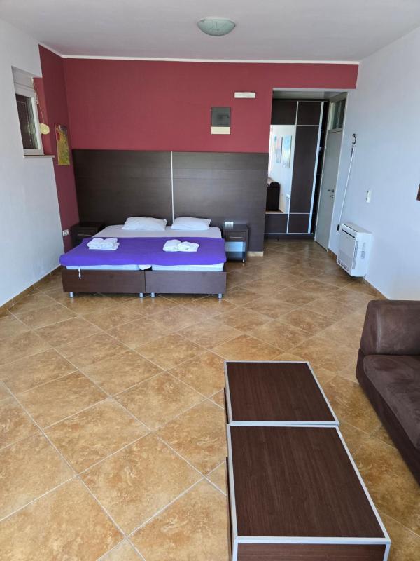 Studio Apartment with Sea View image 2