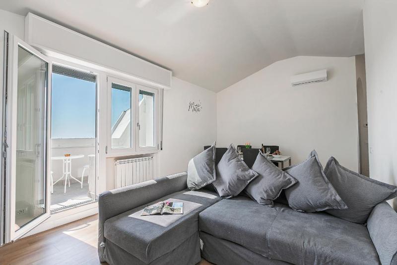 Matta Apartment 400m From The Lake - Happy Rentals - image 26