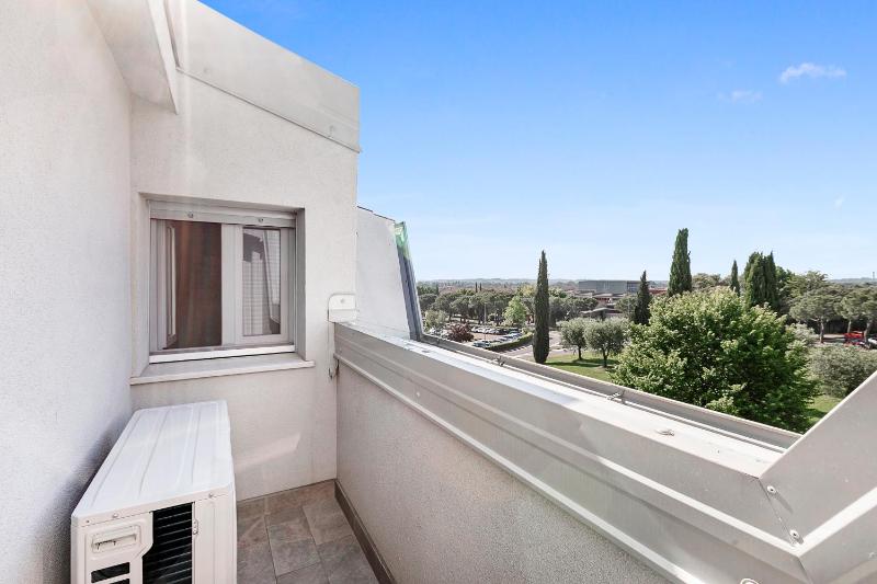 Matta Apartment 400m From The Lake - Happy Rentals - image 12