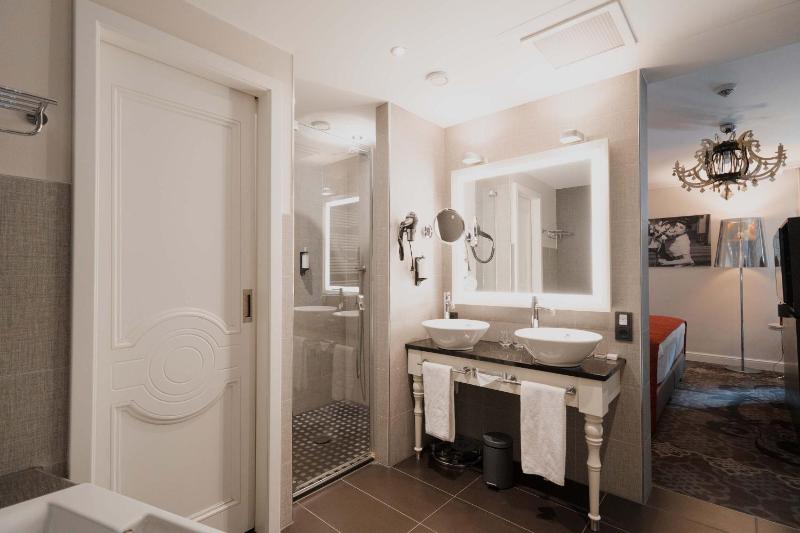 Junior Suite image 3