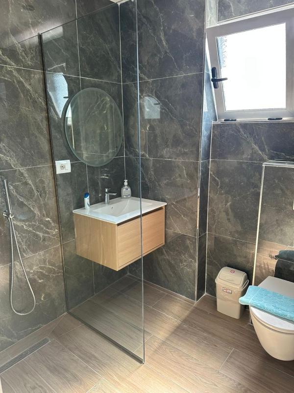 Triple Room with Bath image 1