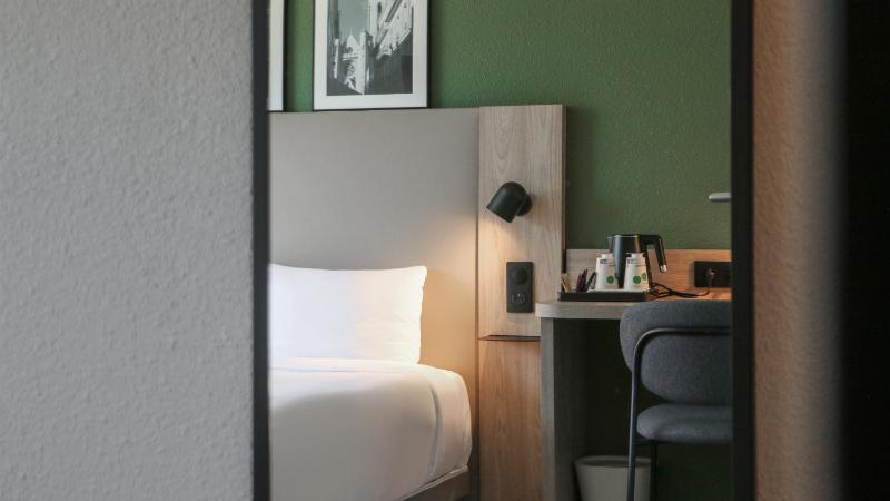 Superior Room - 1 King Bed image 2