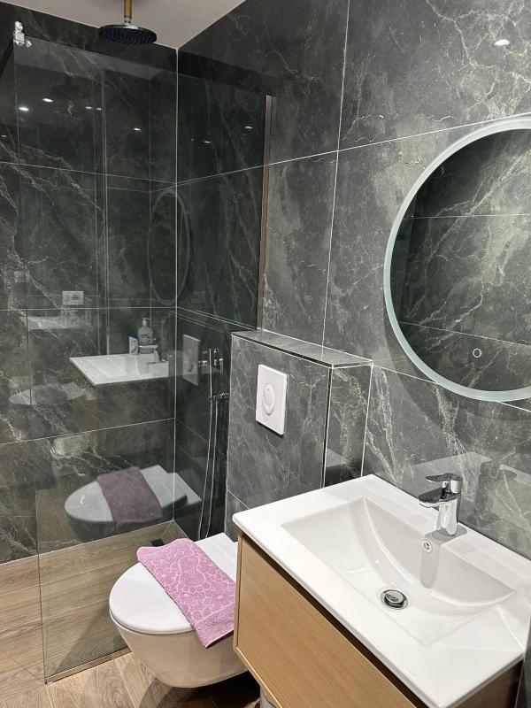 Triple Room with Bath image 4