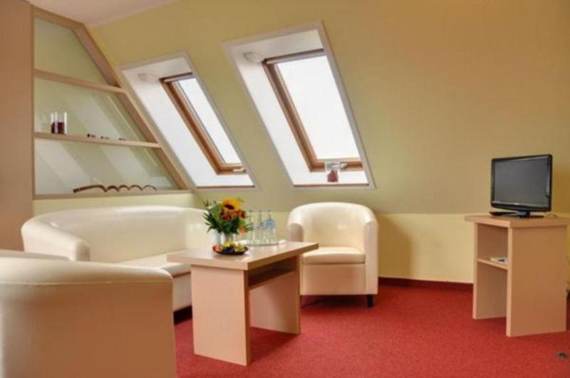 Triple Room image 2