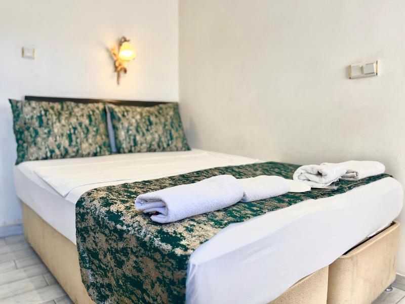 Double Room with Sea View image 4