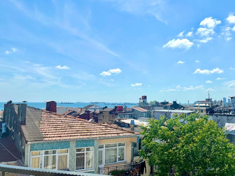 Double Room with Sea View image 3