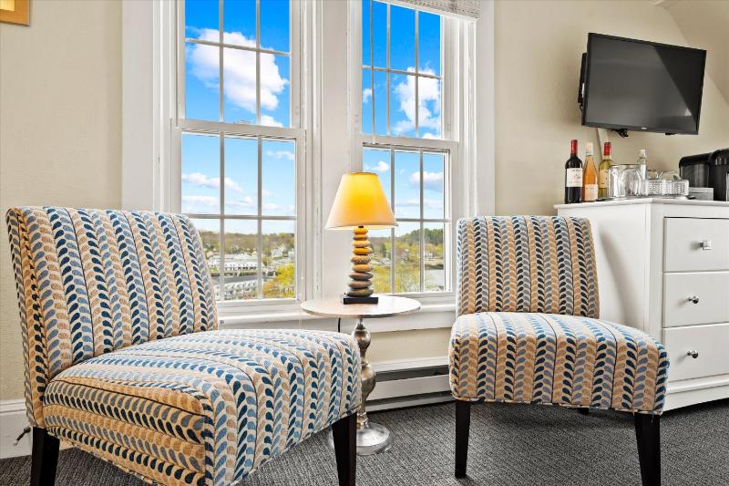 Standard King Room image 1