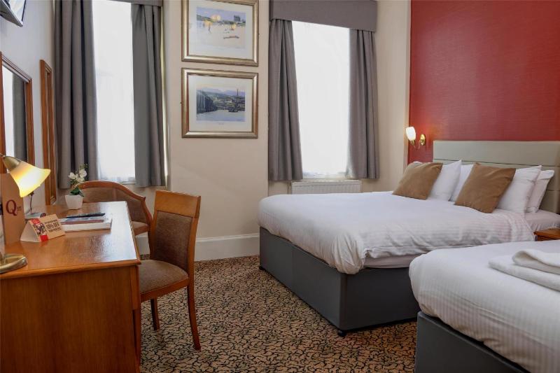Family Room with Double and Single Beds image 1