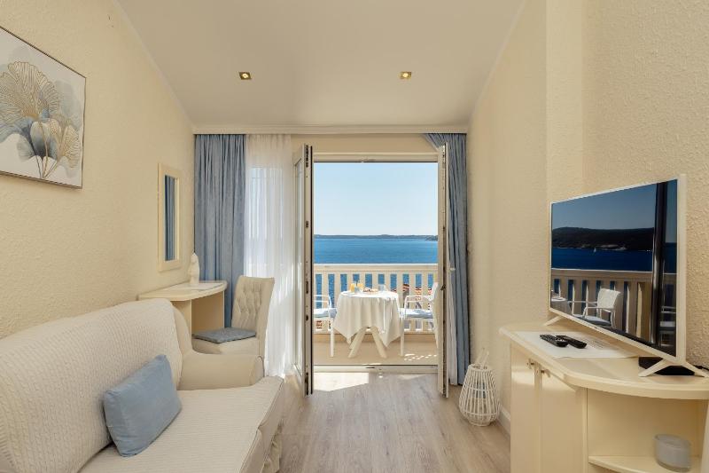 One-Bedroom Apartment image 1