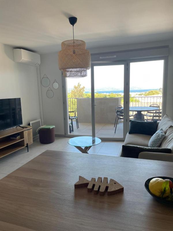 Apartment 3p 63 m air-conditioned with sea view - image 1