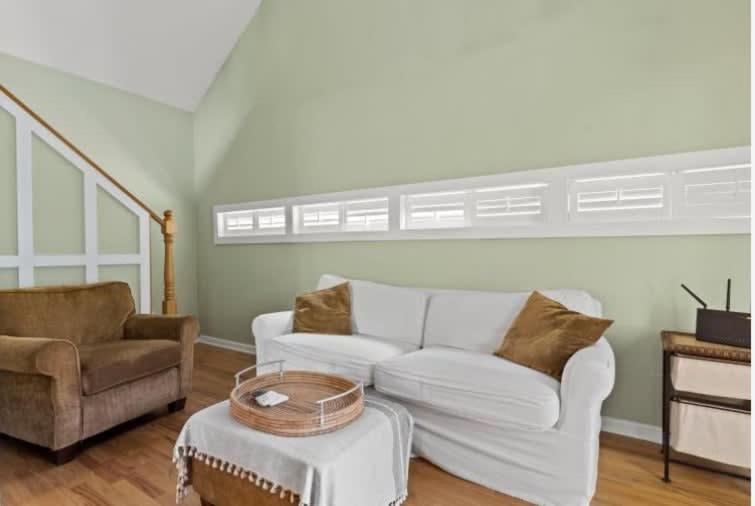 Family Room image 3