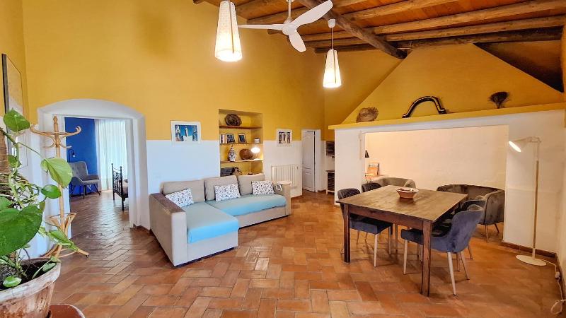 Two-Bedroom House image 3