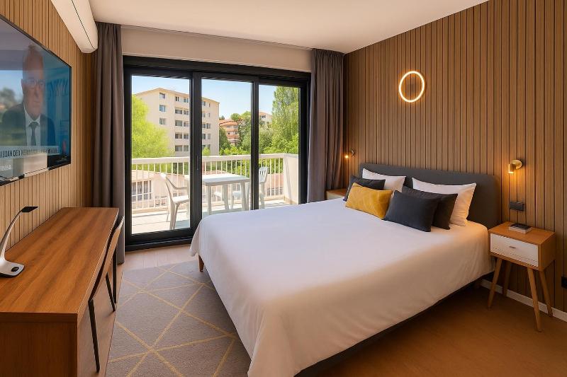 Deluxe Room image 1