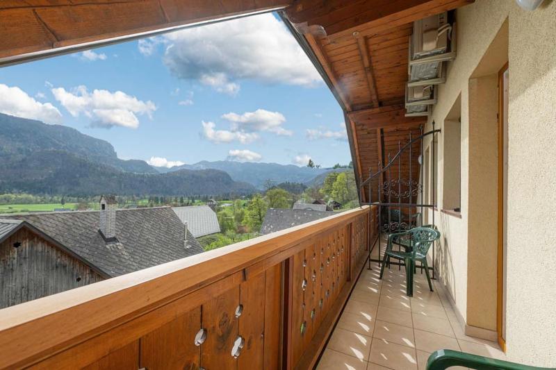 Triple Room with Balcony image 2
