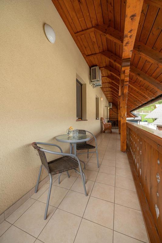 Superior Family Room with Balcony image 4
