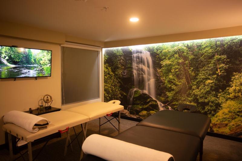 Urban Green Hotel & Suites - image 15