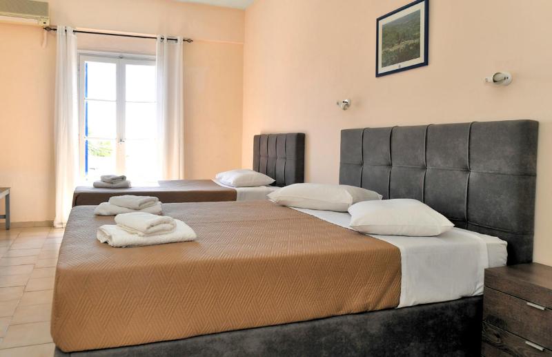 Apartment with Pool View  image 3