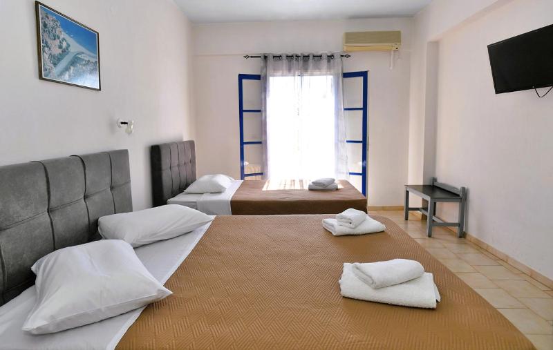 Studio (3 Adults) image 2